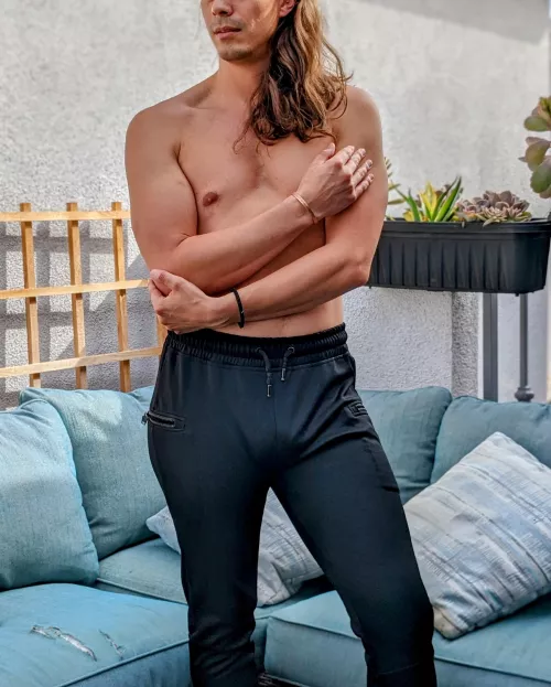 Feeling my forearms in this shot.