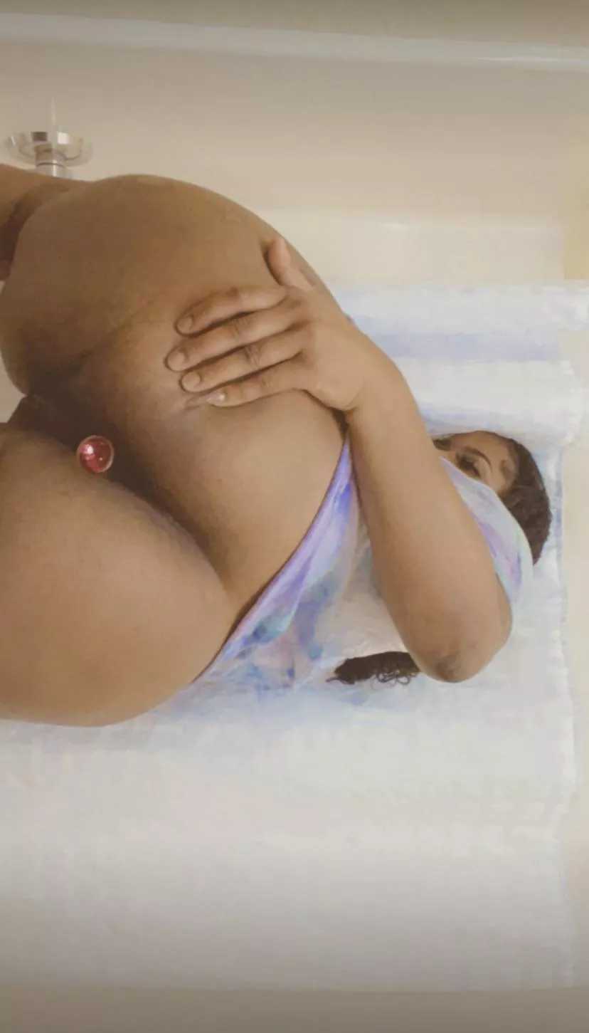 Fell asleep with my asshole plugged last night ..