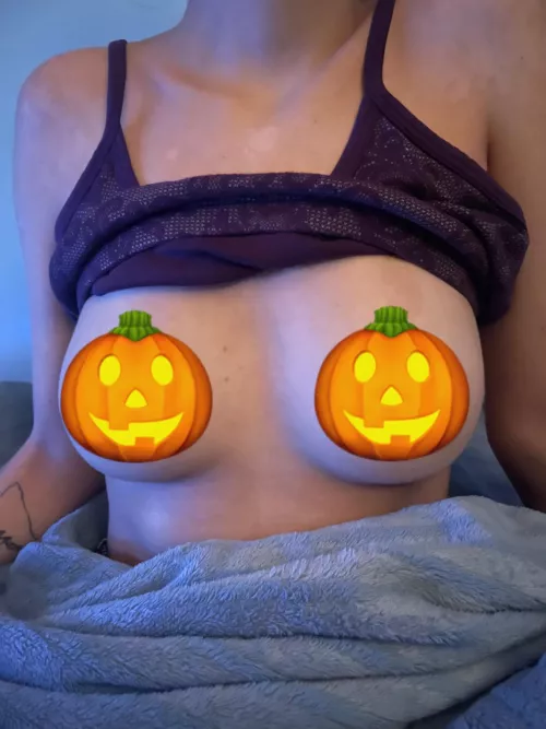 Happy Halloween from a first time mommy😘