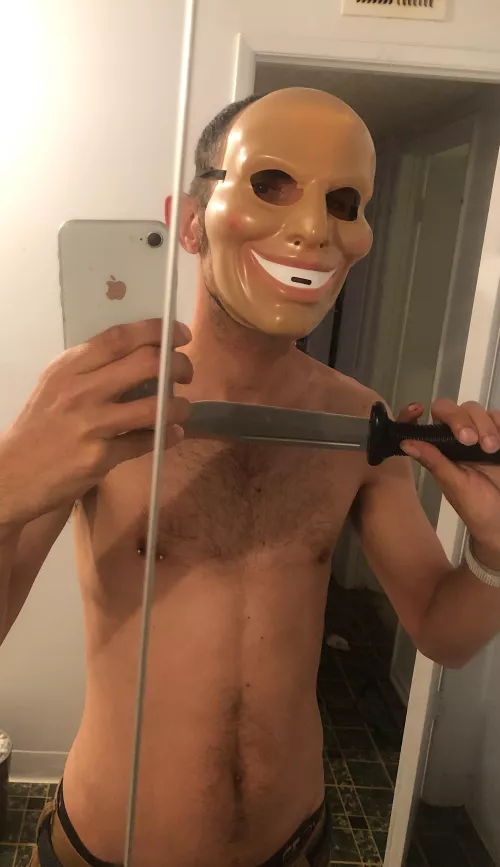 Happy Halloween! Who wants to game w me? I’ve got a Ps4,Switch, and Quest 2!