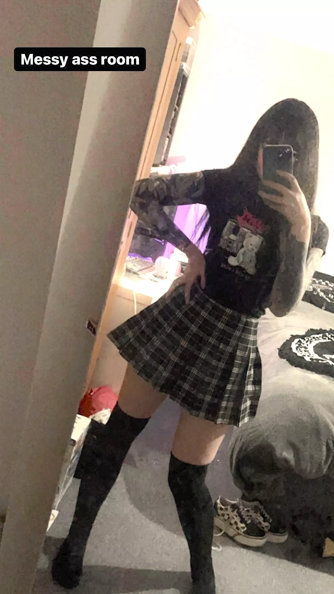 Here in my room 🖤