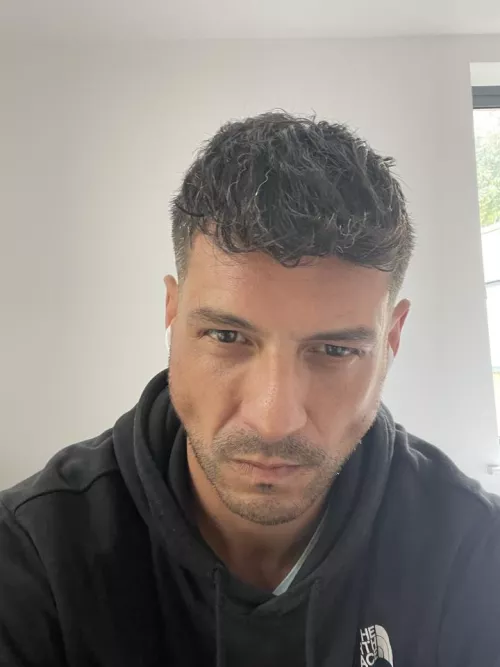 Hi from rainy Manchester! How's everyone doing today?