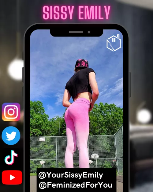 Hii you guys can call me Sissy Emily 🥰