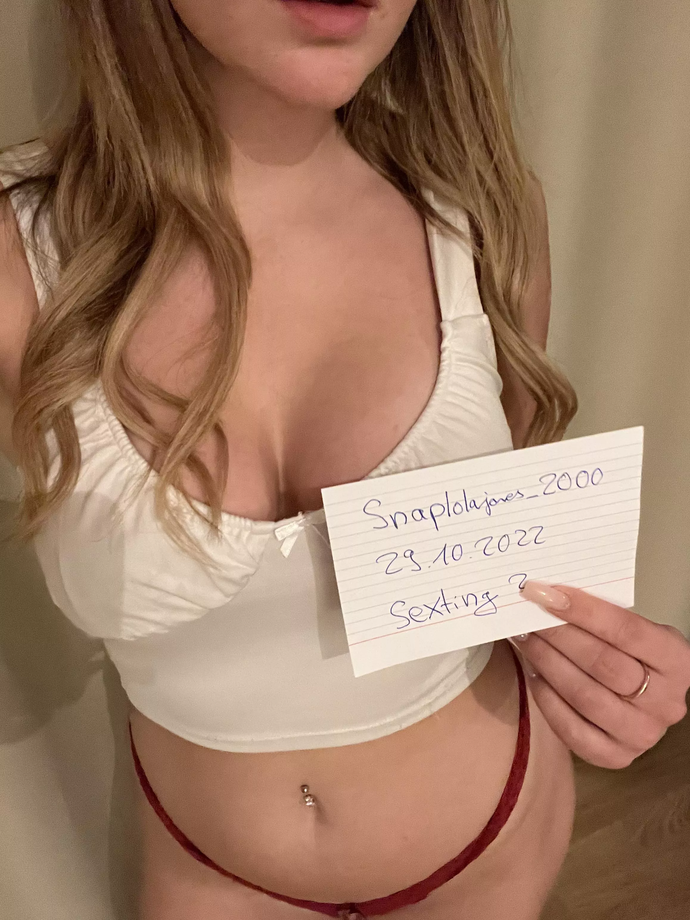 I am so horny , who feels like me 🥵😜