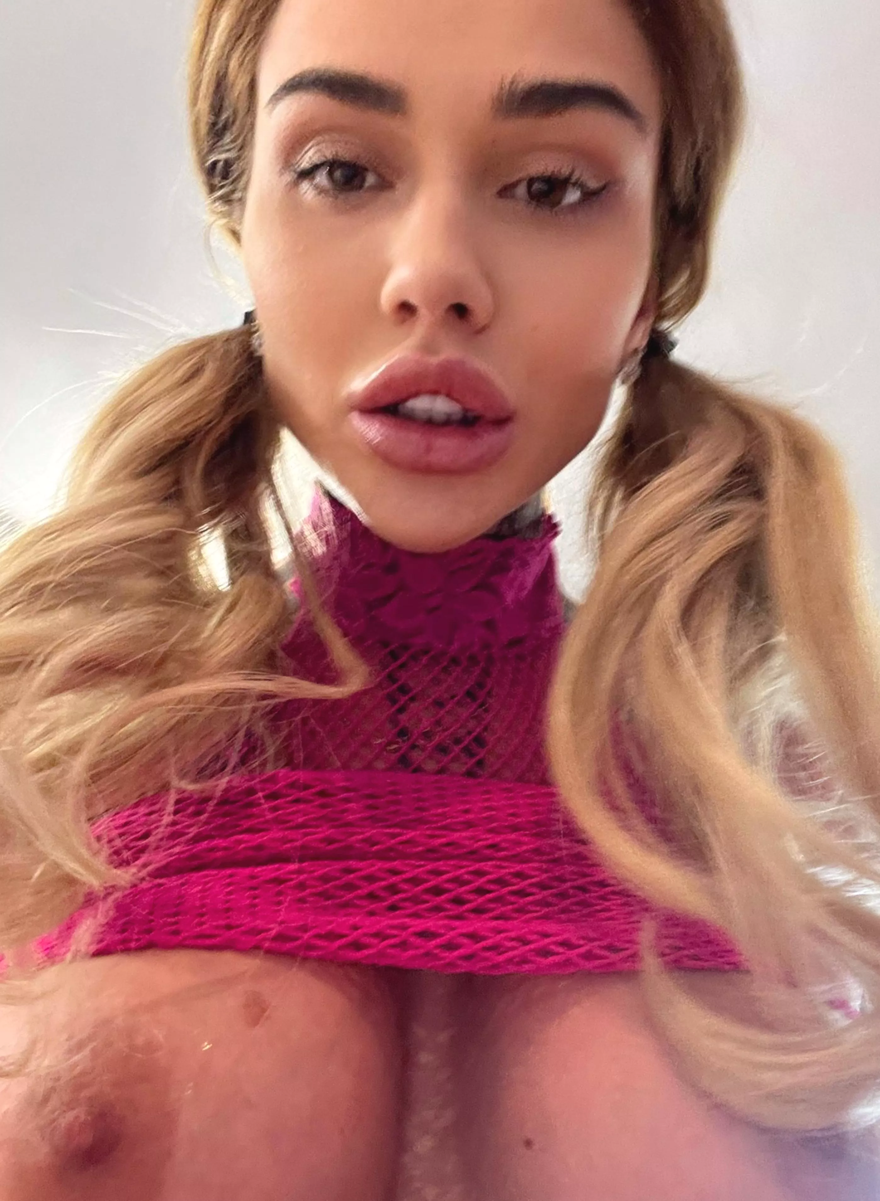 I hope it makes your day because I know it is a boring selfie[img]