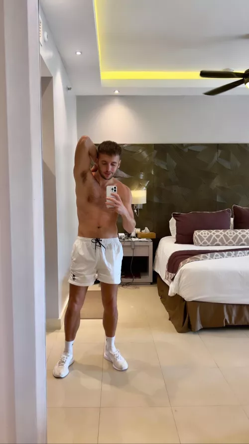 I just want a pool buddy/date 😘