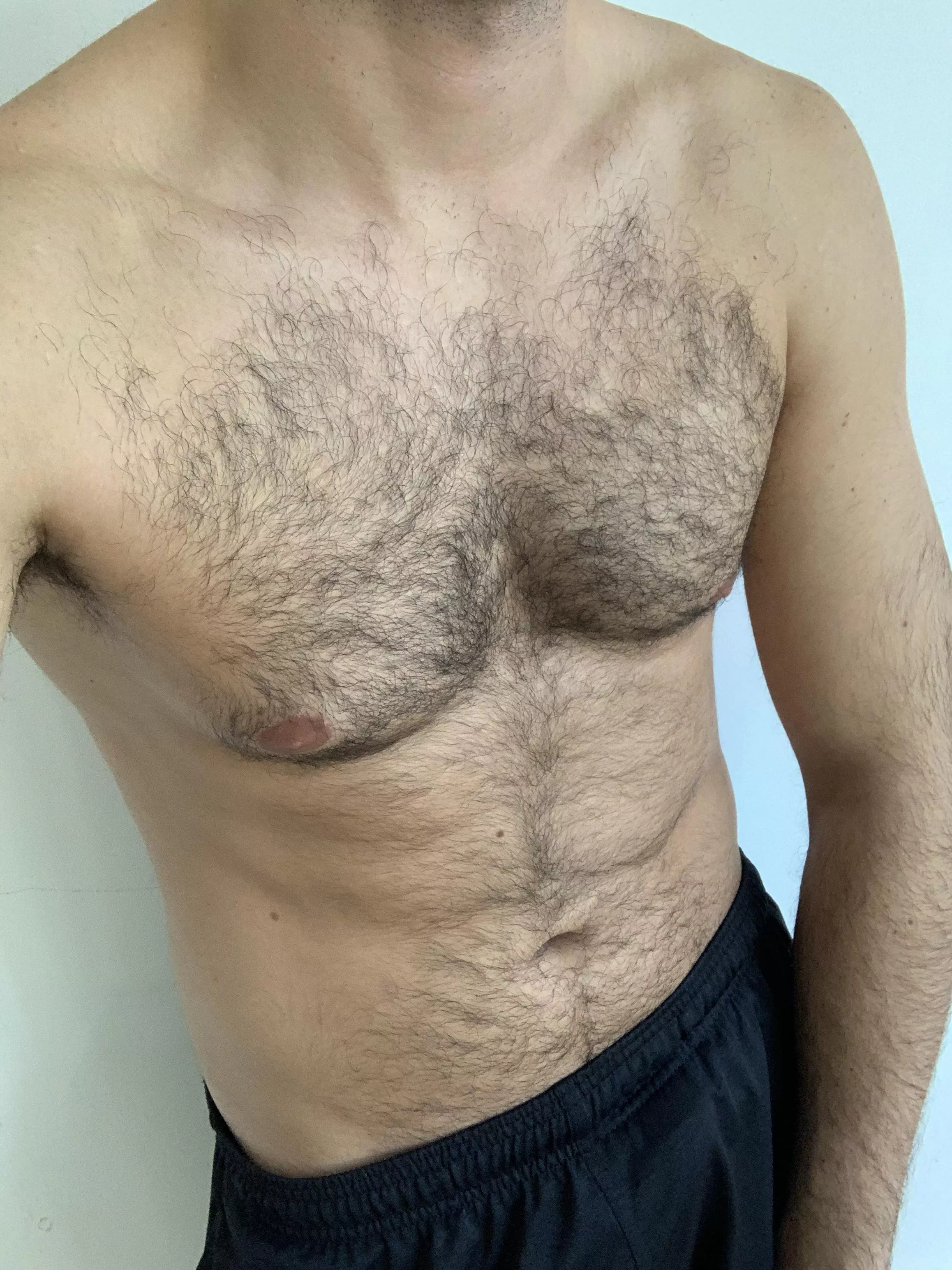 I stopped trimming my chests and this is the result 💦😈