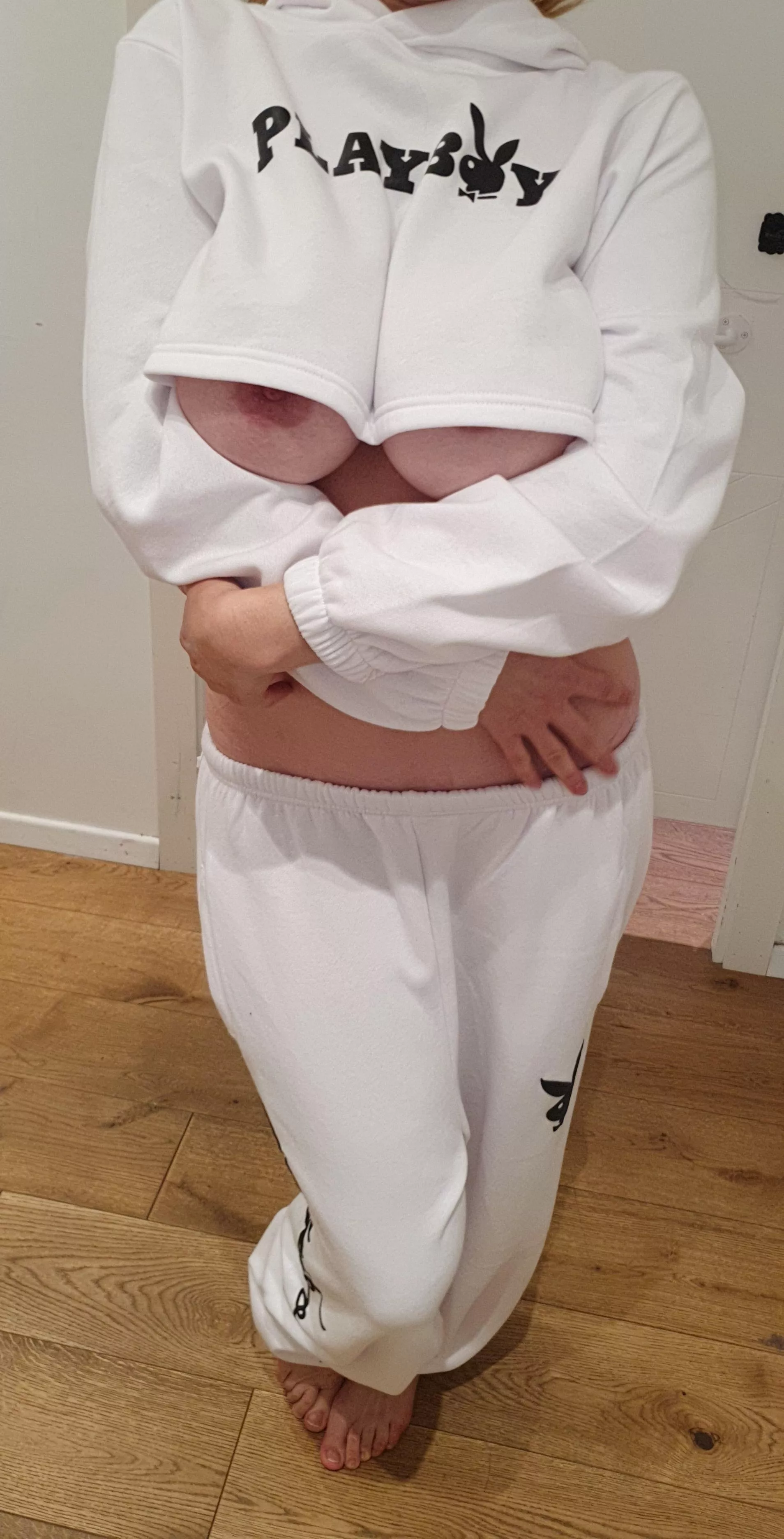 I think this pajama will get some looks from the neighbors😈😇