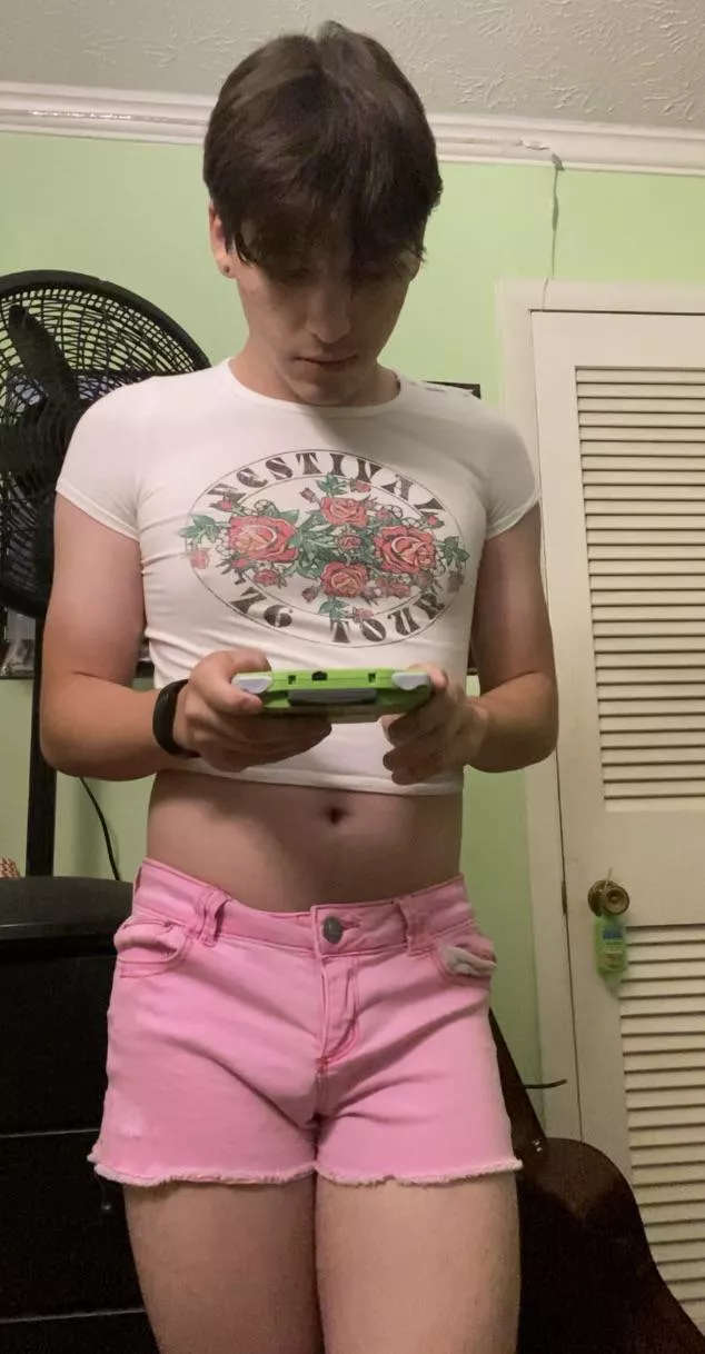 I’ll destroy you in Mario kart and you can return the favor irl maybe?