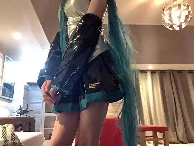 I’m Miku today! Whatchu think?