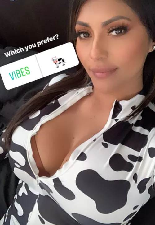 it's a weekend so do you prefer vibing althrough or you're up for some milking from your goddess?[Domme]💕