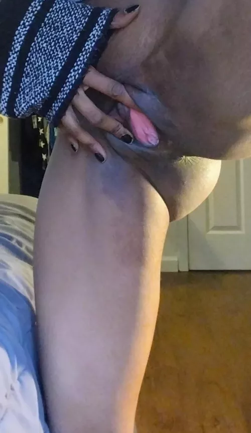 just slip it in daddy 😩💦🍆