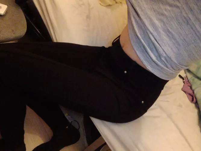 leggings or skirts🤔