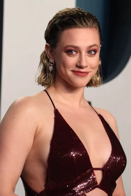 Lili Reinhart