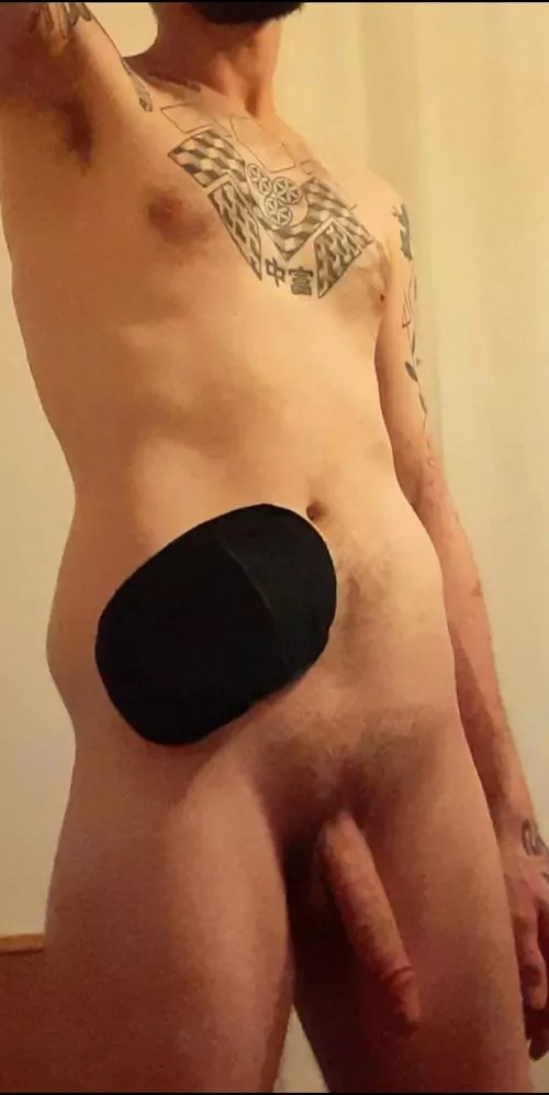 [m] 35 uk... have a stoma bag, don't hide it as it means I'm alive... Rate me