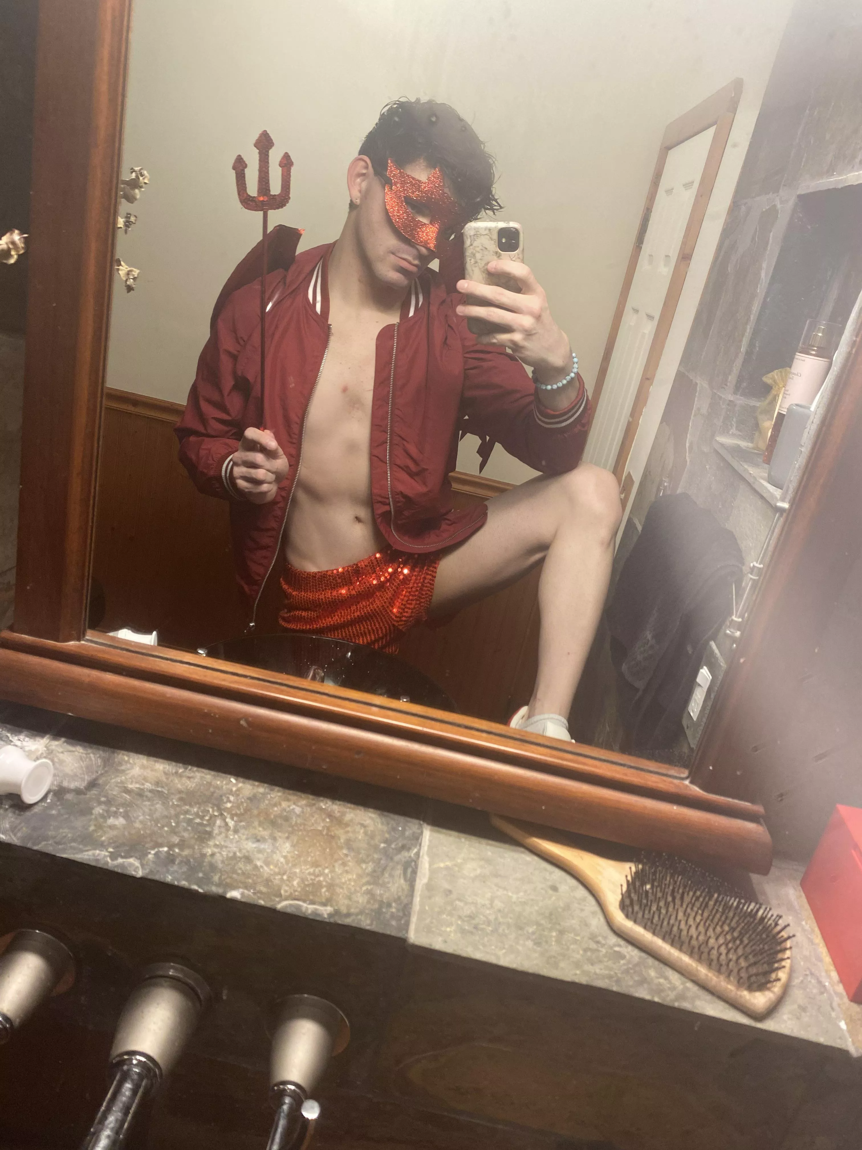 m/22 went to a halloween party last night and now today im gonna play my ps5 all day, add me on it (wiccantj999)