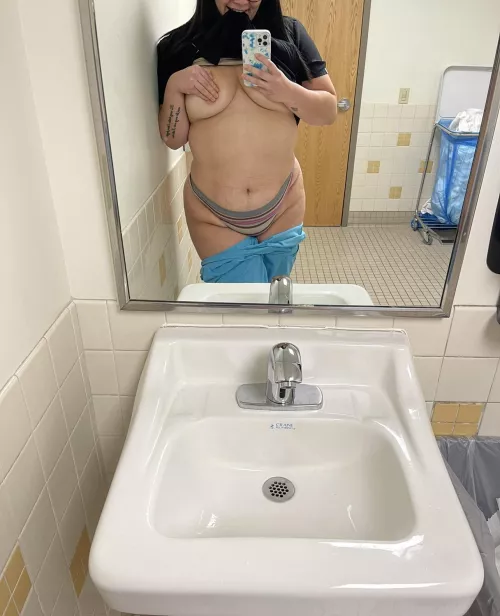 meet me in the bathroom