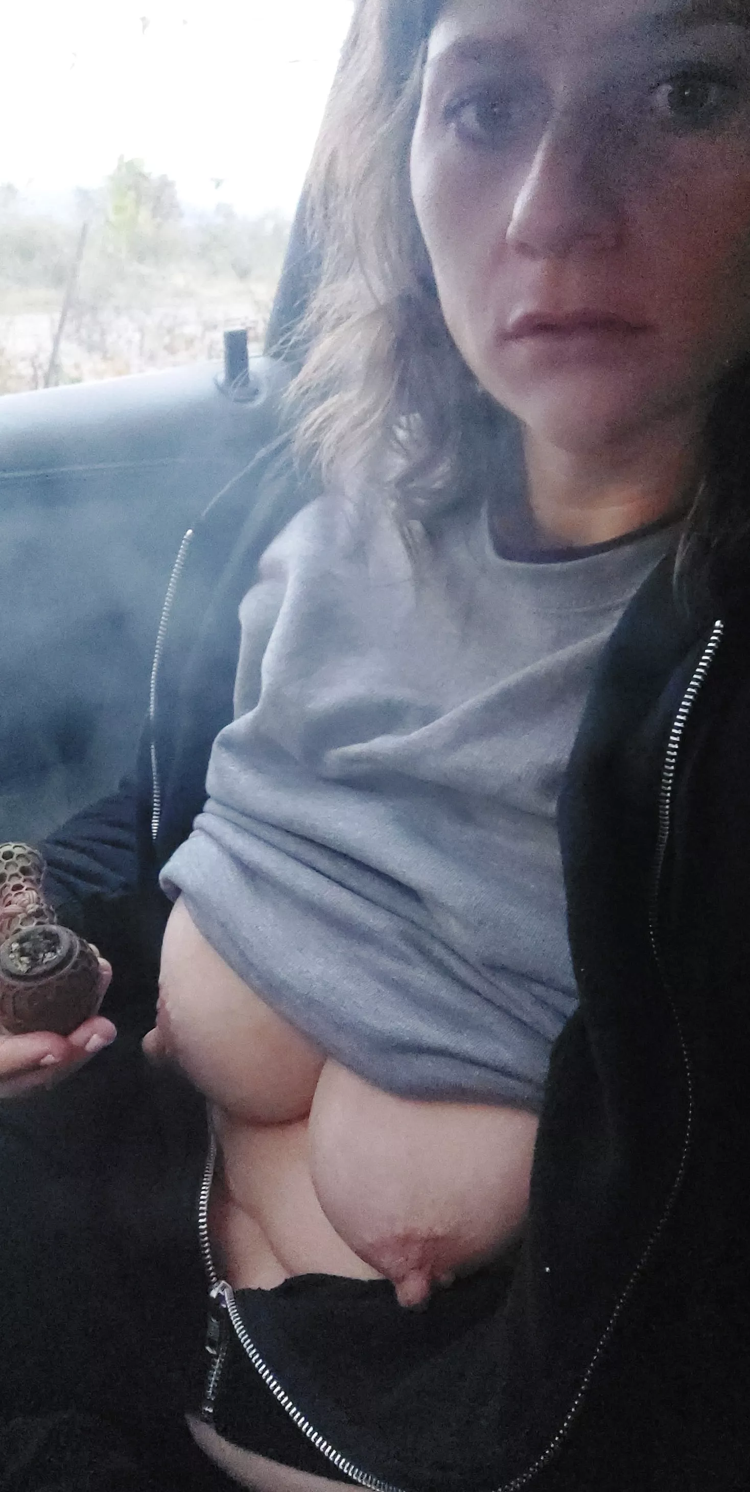 much needed after work smoke sesh 😌💨🌱🔥 Would you get high with me? f 30