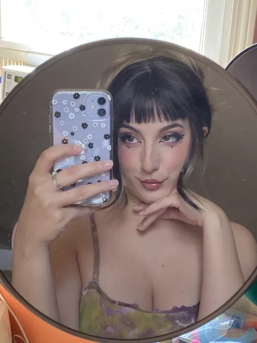 My mirror do be dirty