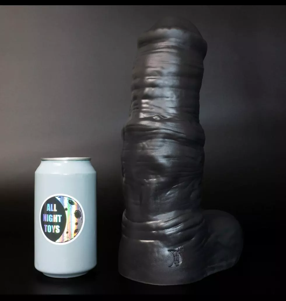 New toy ordered 🤤 XL Trotter from All Night Toys. Looking forward to let him stretch me 😁