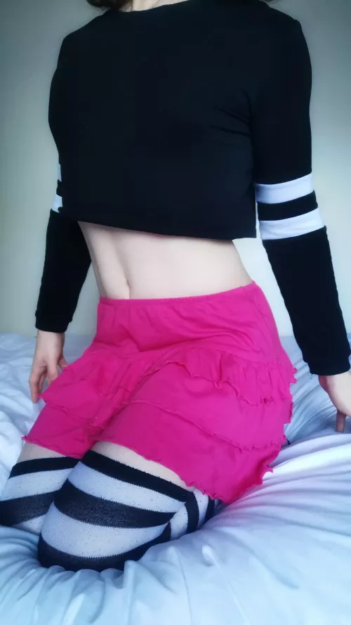 Perfect outfit for showing off some abs 😇