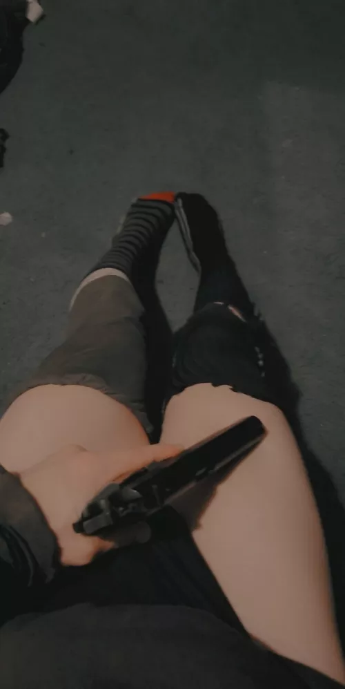 put the uwus in the bag >:3