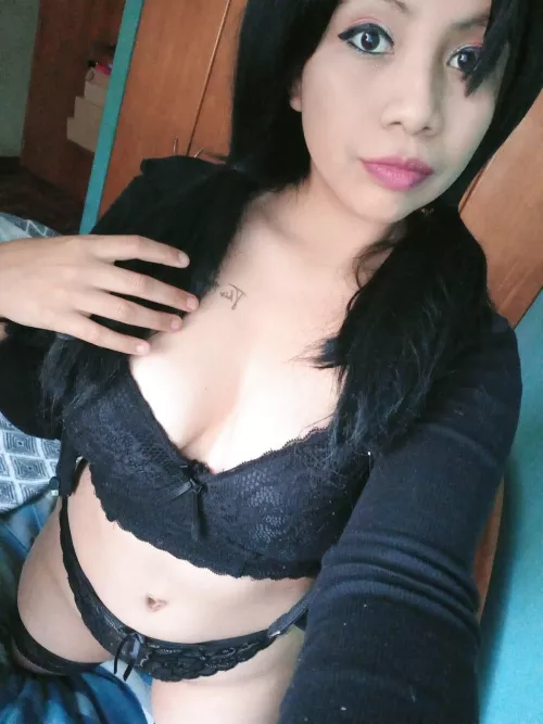 Quieres ver un poquito menos de ropa? 😇