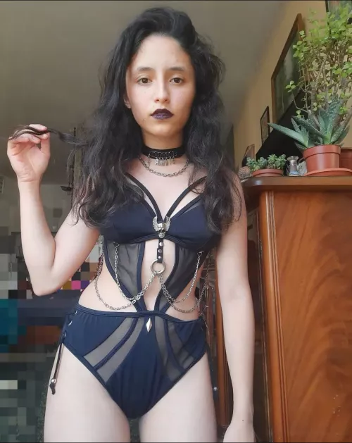 Really be loving that dark swimsuit on me