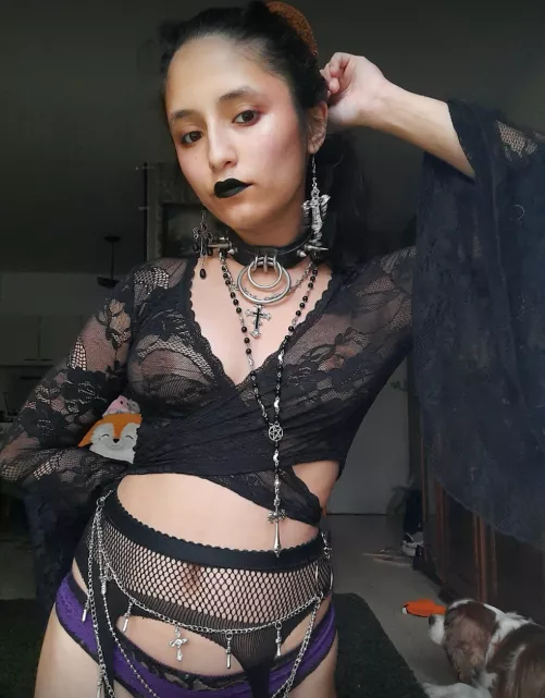 See the doggy behind me? I'd love some doggy of another kind behind me:3