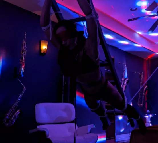 she likes to hang around 😉 [F]