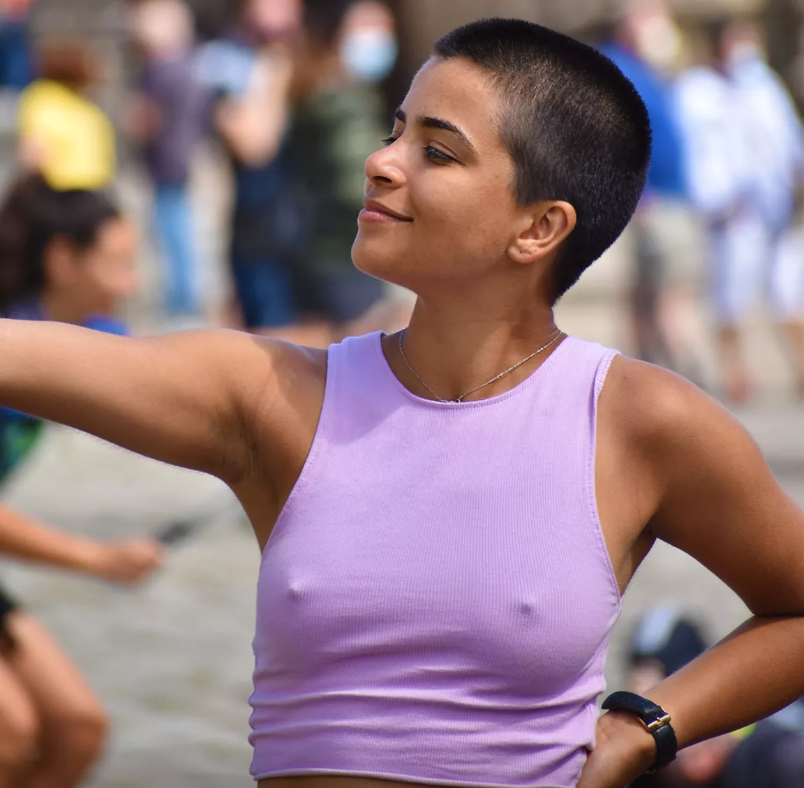 She's pointing in purple