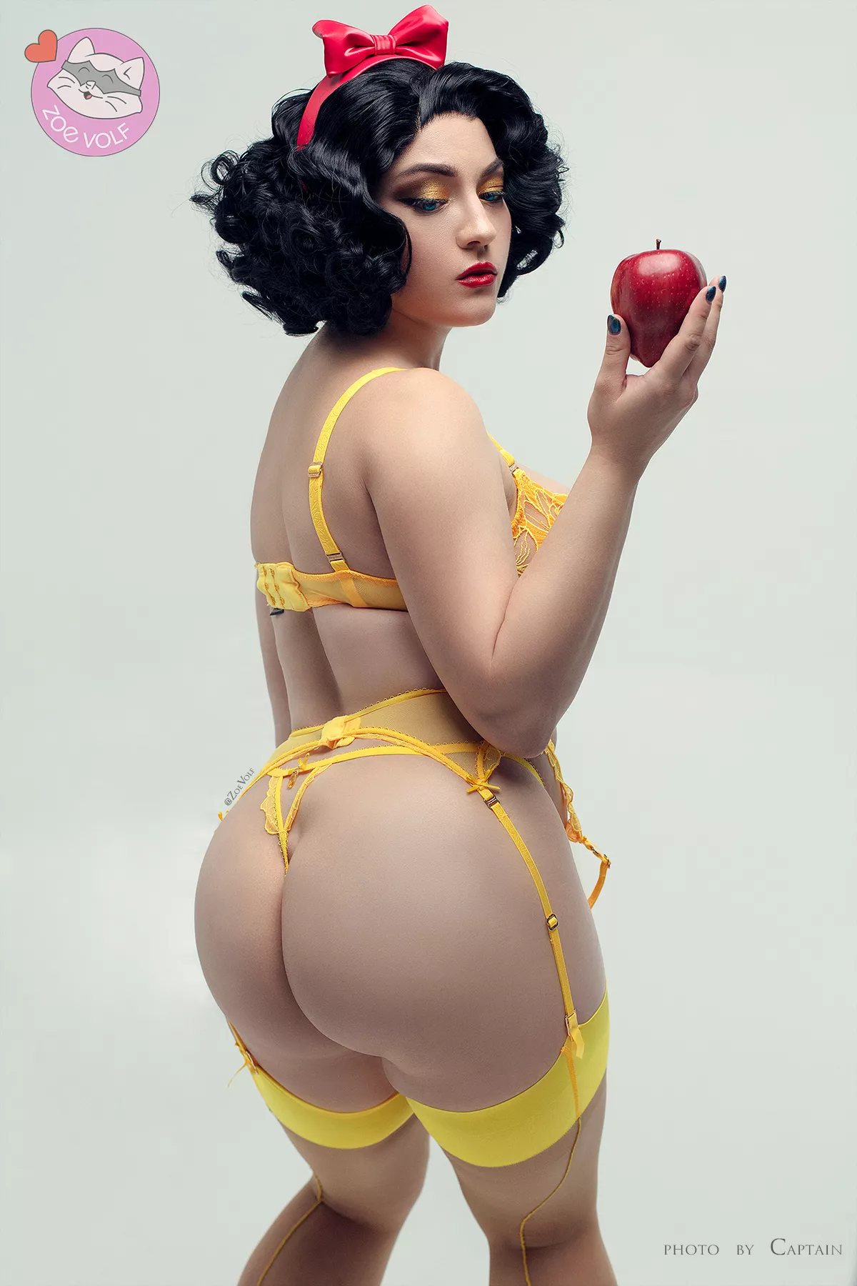 Snow White by ZoeVolf