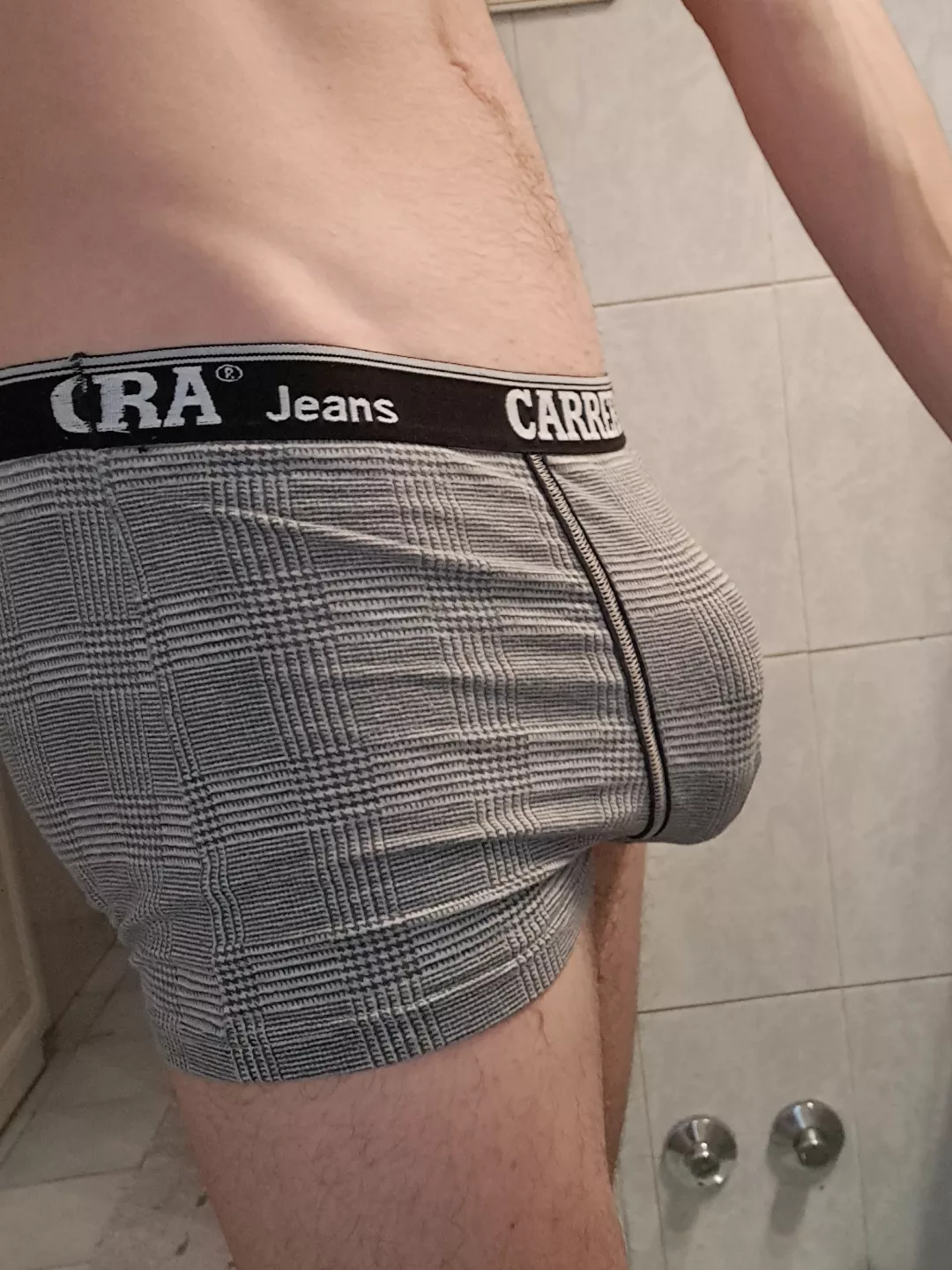 somthing is districting u?