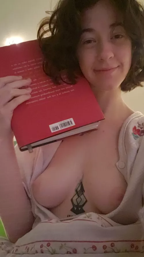 stoned and reading <3