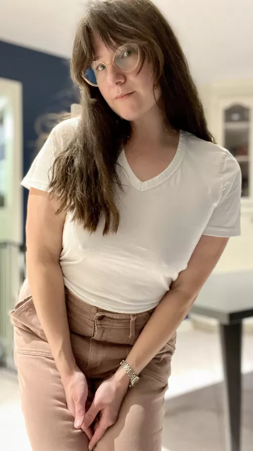 Table behind, counter infront… can’t decide.