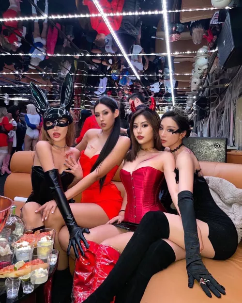 Team Black or Team Red