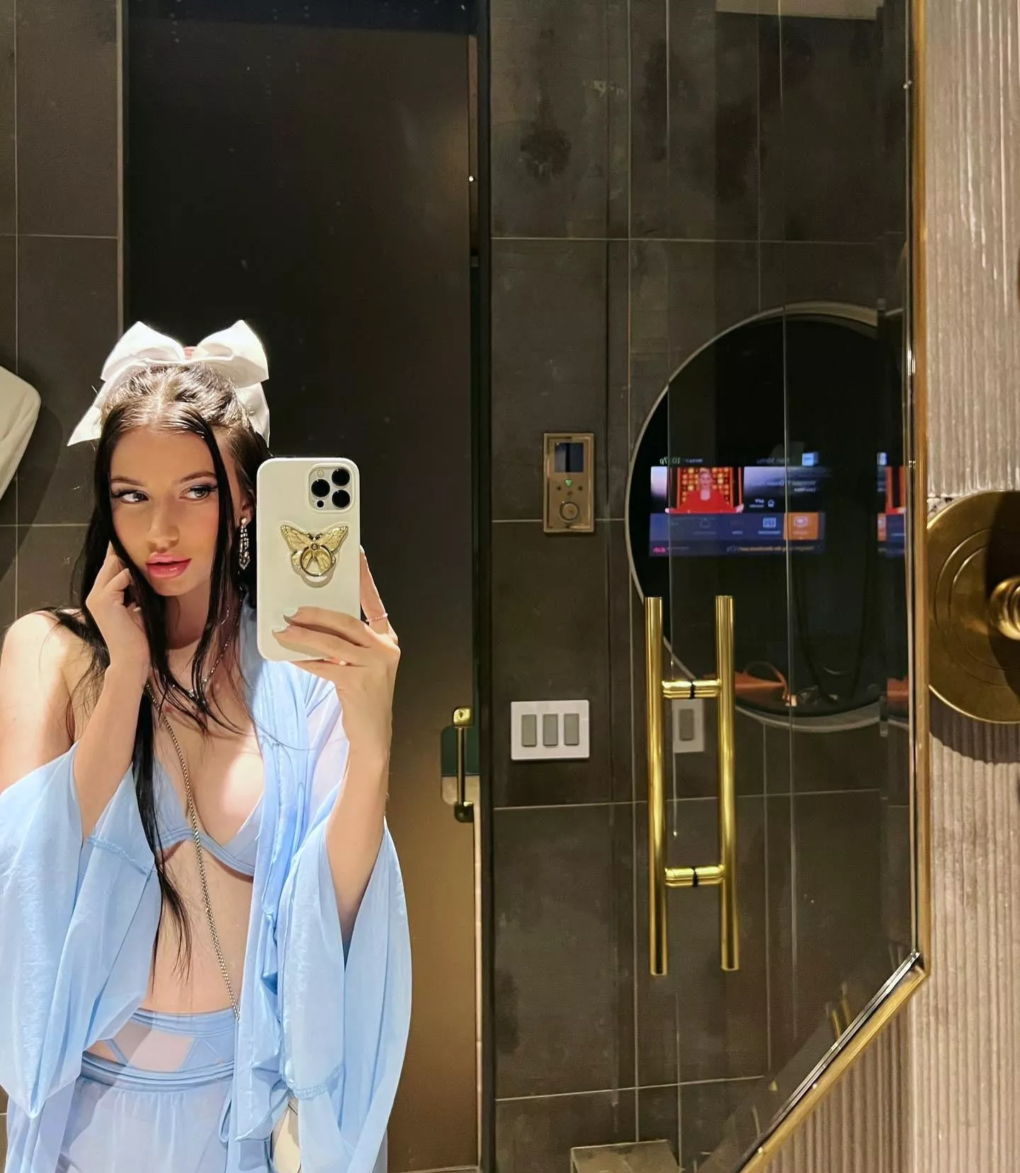 Upv & dm if you want to be feminized,pegged and controlled by me 🔞.