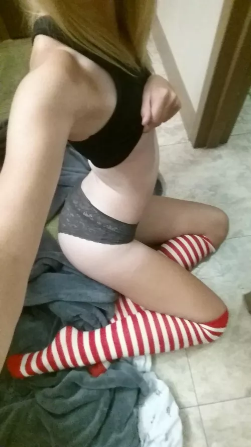who want's to cuddle? 🥰 [F]