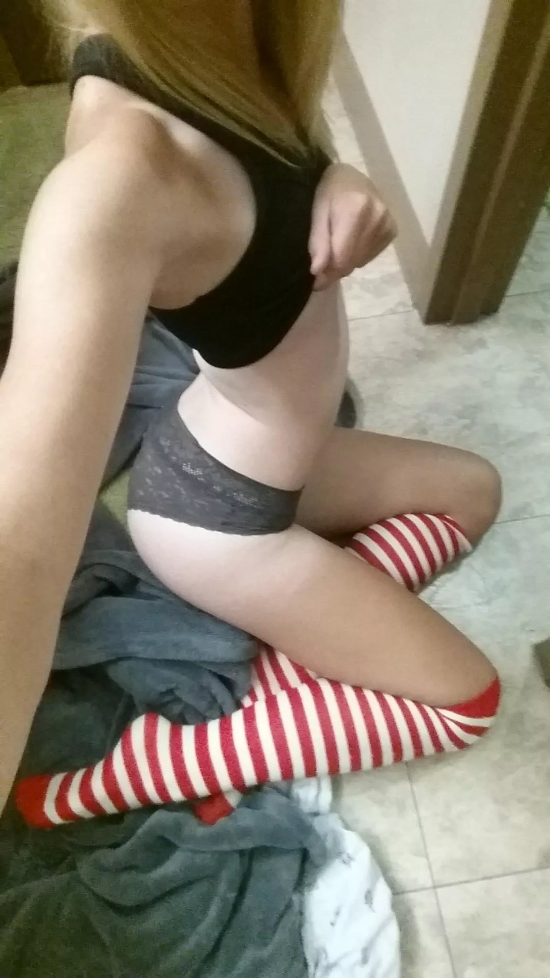 who want's to cuddle? 🥰 [F]