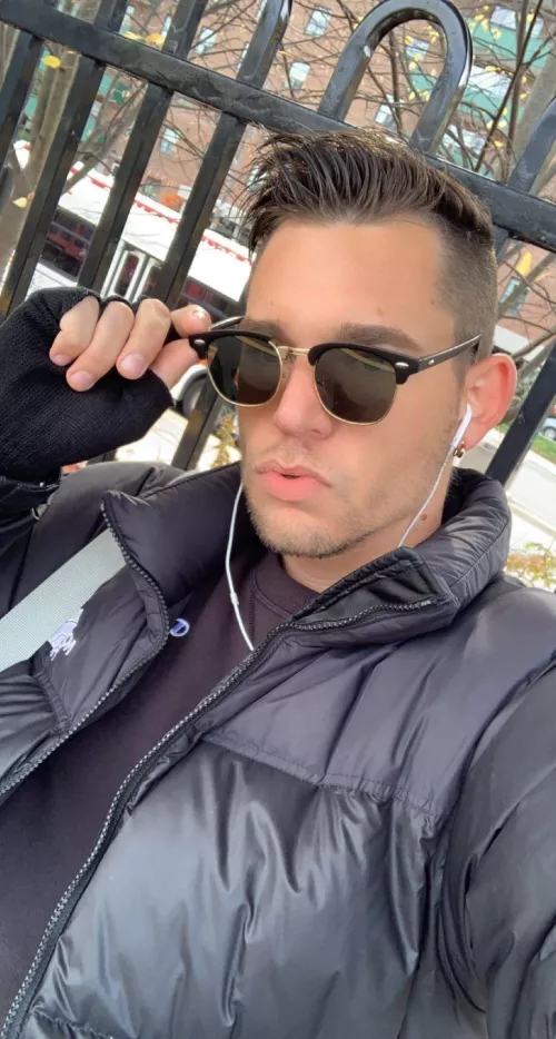 Who’s playing Modern Warfare 2? Let’s play 😁🎮