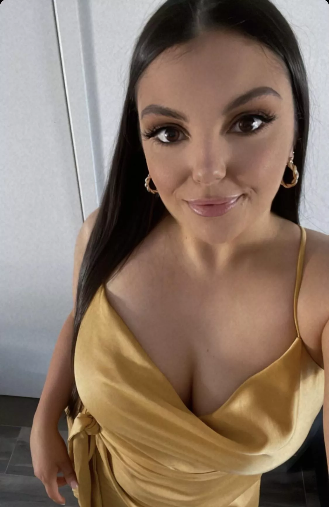 Wife’s going out tonight. Hope she comes back…