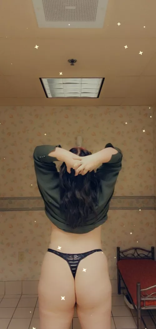 Work is always a good time for a photoshoot 😘