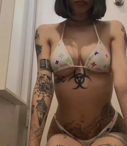 would you date a succubus girl?