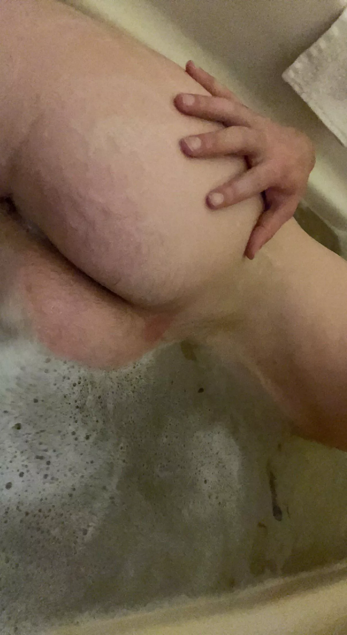 23m Plymouth mi! Looking for a top! I host! Dm me or snap me jeffrey24q4