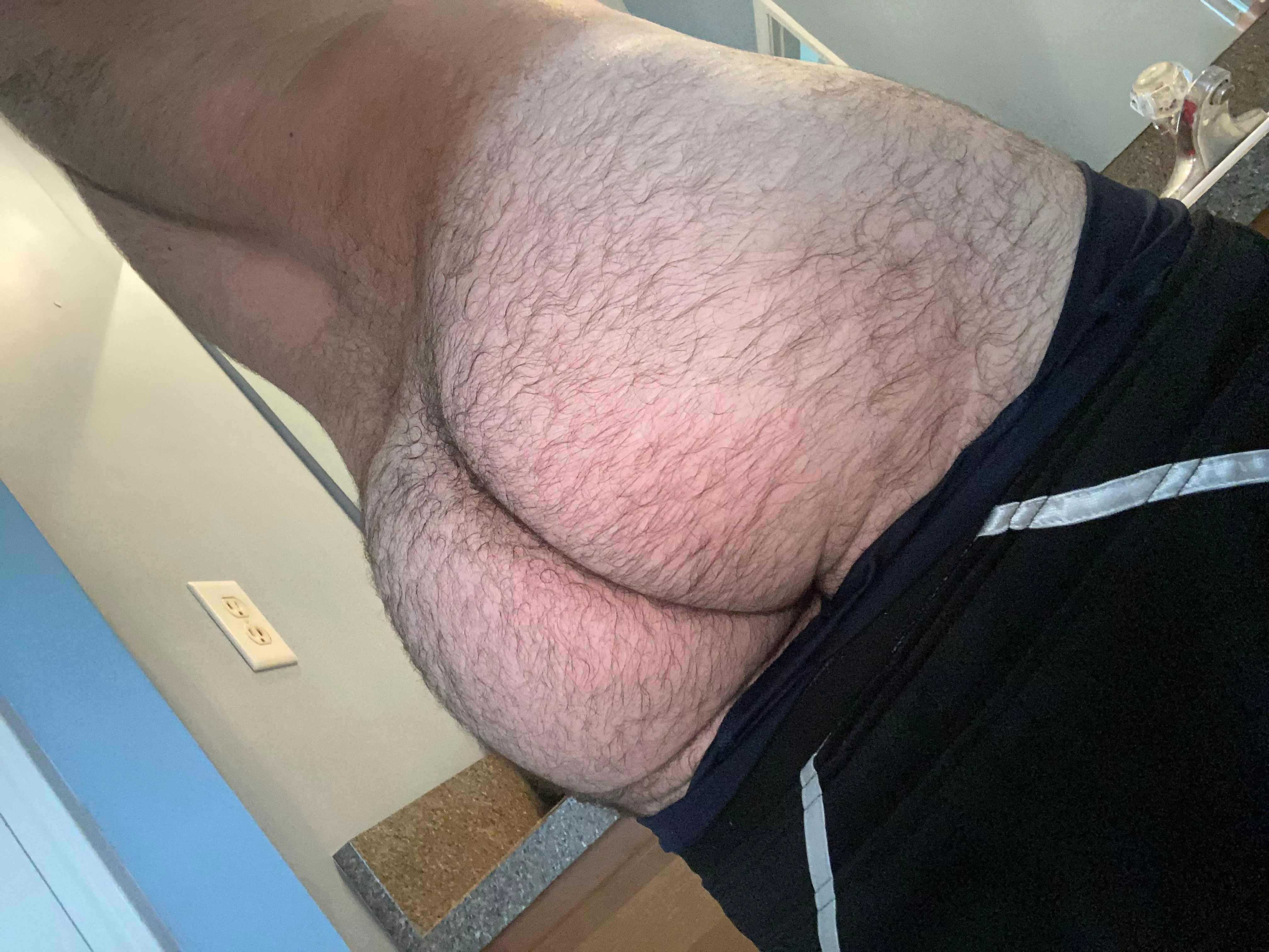 25 in shape bottom bro with a tight furry bubble butt. 👅 Add my snap: HotBroAss or DM me