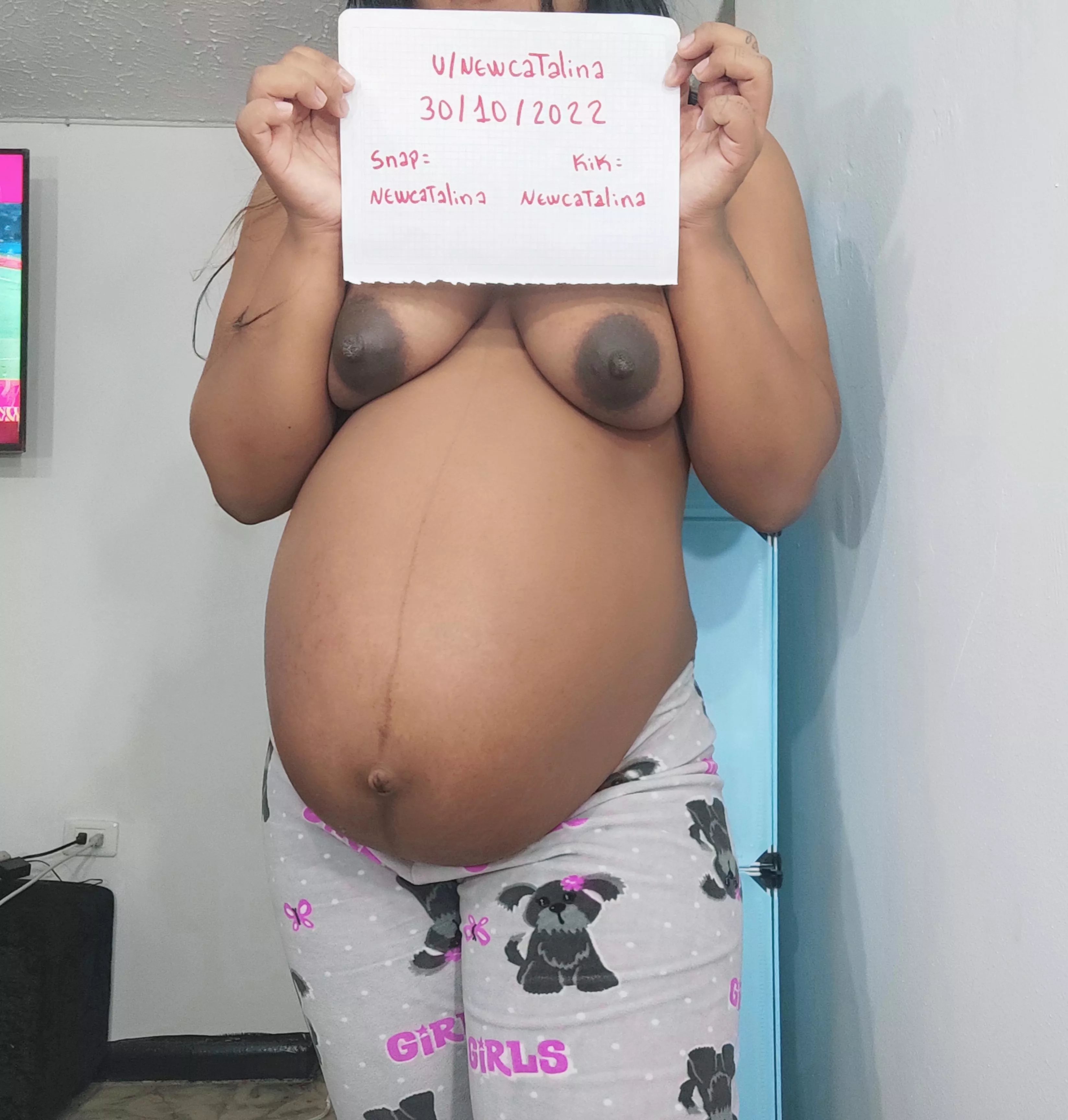 32 weeks, pregnancy has me very hot