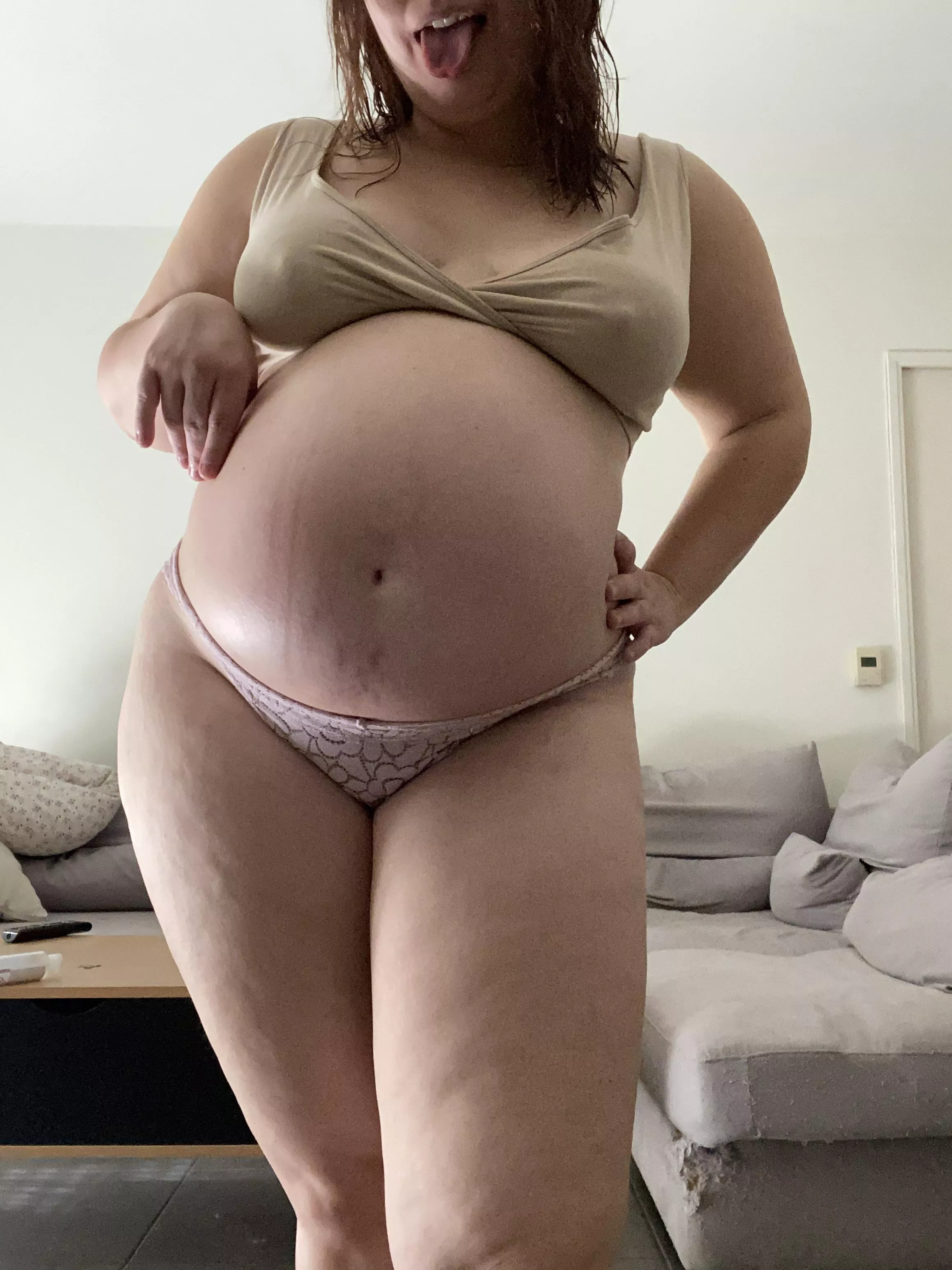 35 weeks and available for GFE 😏