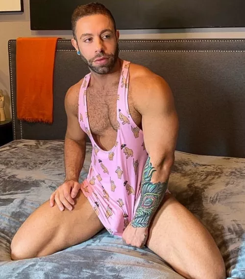 A bit more risque photo today 😘