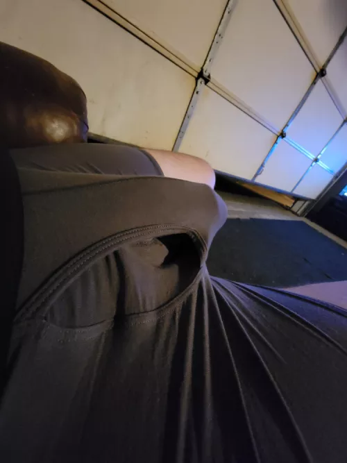 Anyone wanna come hang out?!