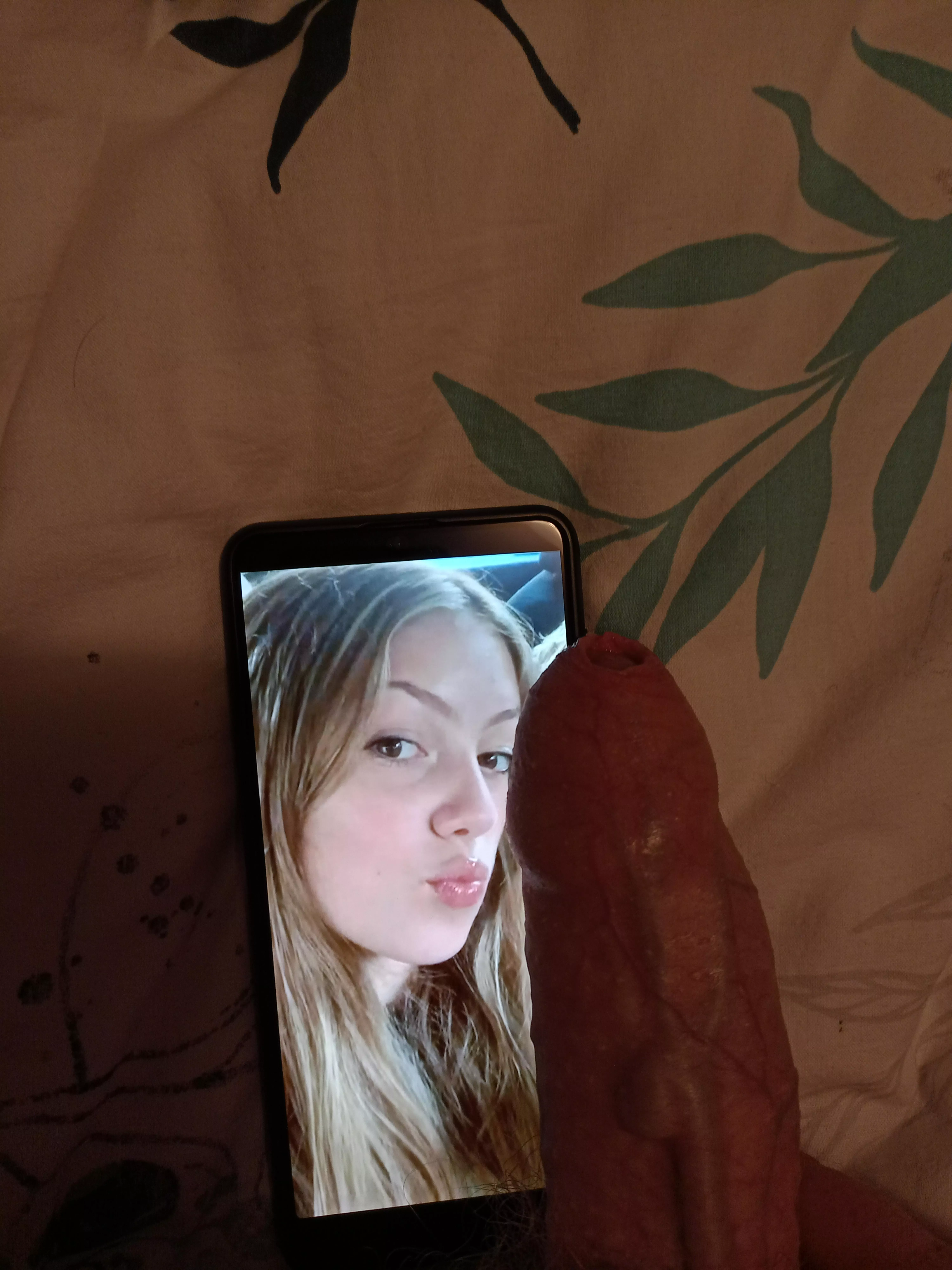 As requested by the amazing little cumslut u/Maddisondebest18